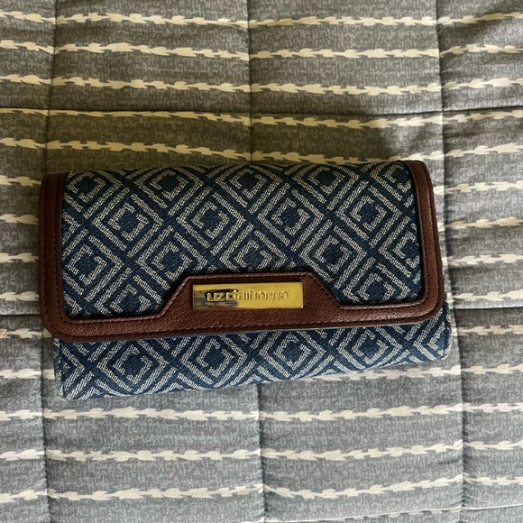 Liz Claiborne Navy and Chocolate Clutch - Picture 1 of 3